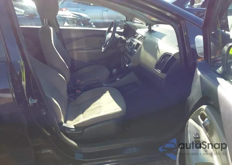 2015 Kia Rio Lx z USA, uszkodzony, nr VIN KNADM4A32F6429536